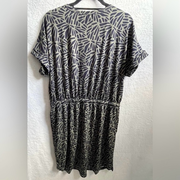 Banana Republic Olive and Cream Graphic Short Sleeve Dress - Picture 4 of 5